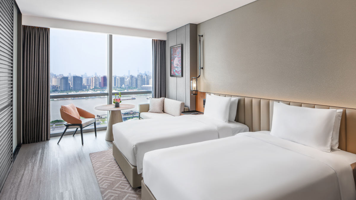 2 Twin Beds With River View, Premium