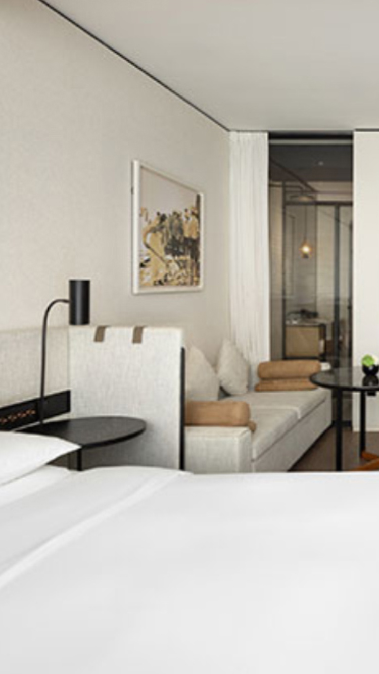1 King Bed Deluxe