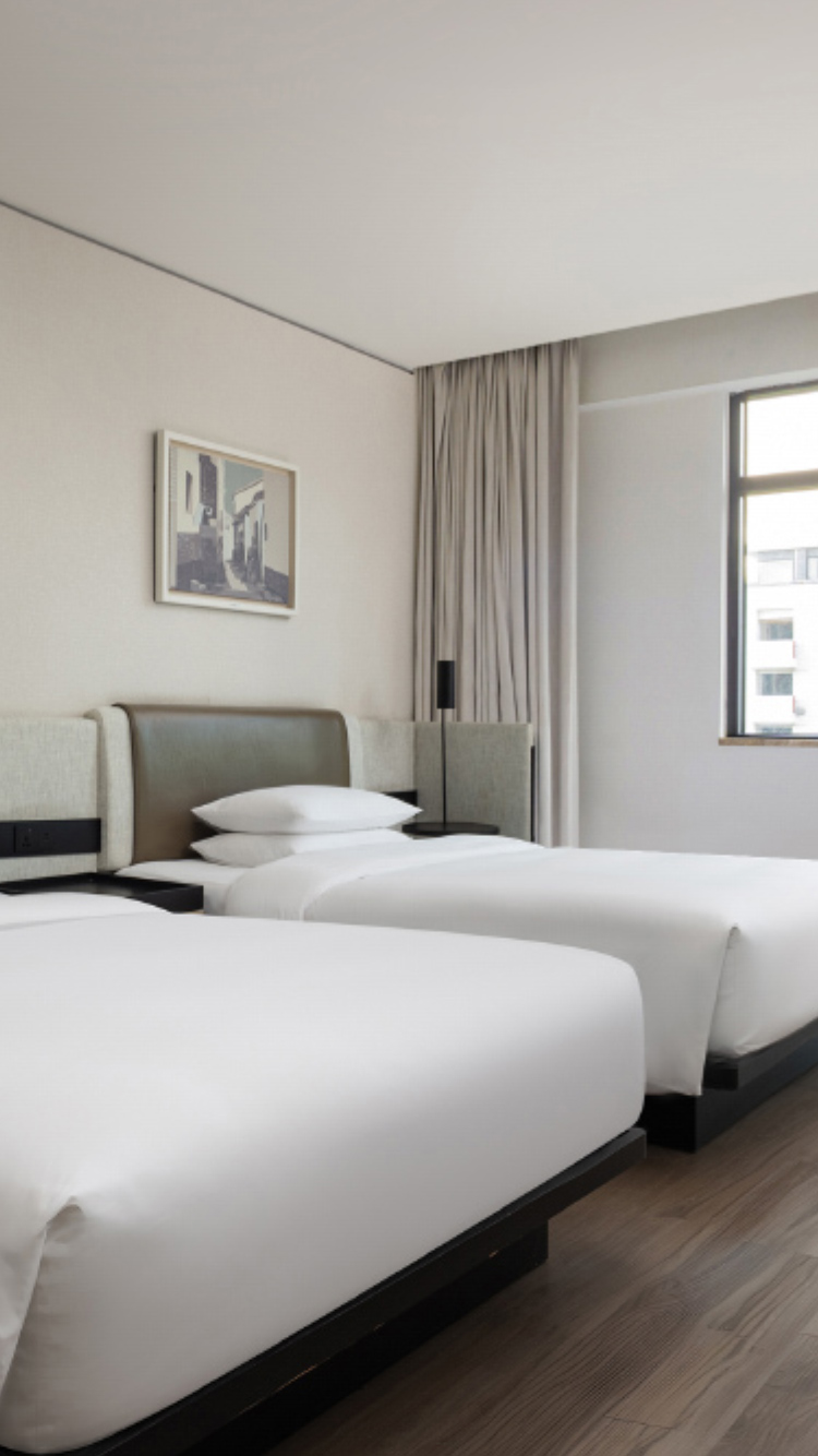 2 Twin Beds